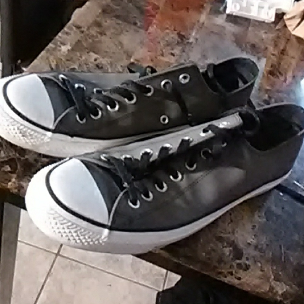 Size 11 men Converse